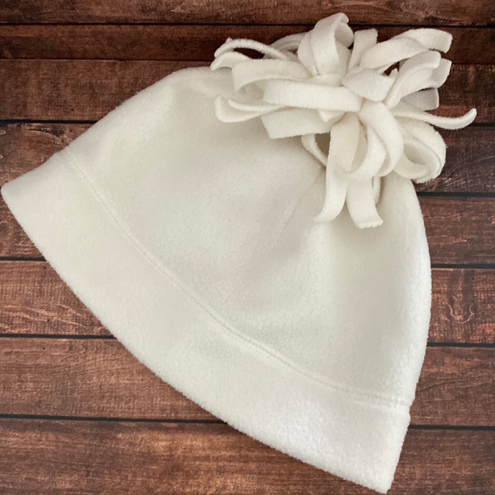 Land’s End | Pom Pom Beanie